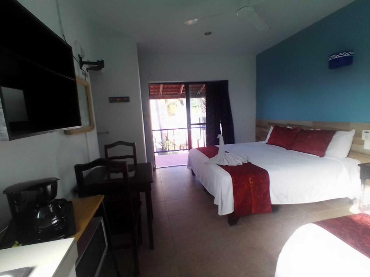 Hotel Acuario Playa Del Carmen Exteriör bild